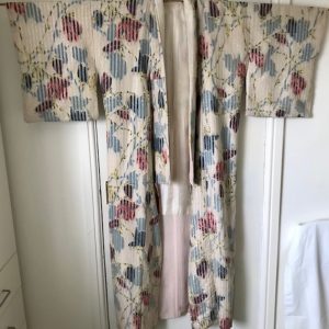 Vintage Japanese Kimono No. 1 – 100% silk – abstract floral